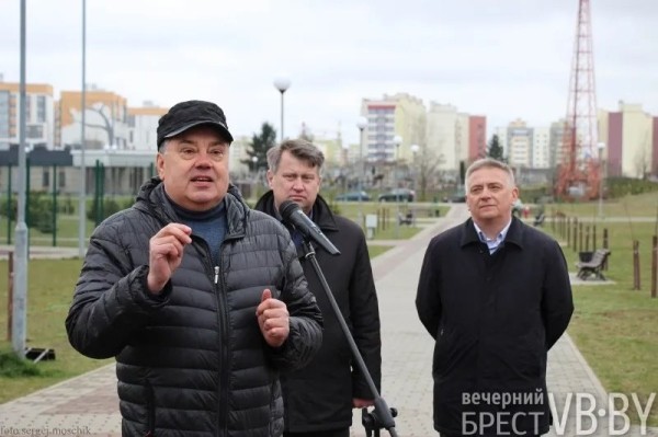 Парк тысячелетия Бреста прирос липами Парк тысячелетия Бреста прирос липами