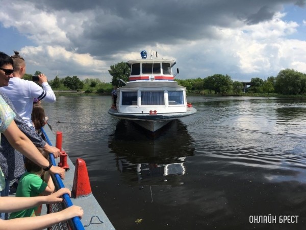 Теплоход «Гродно» открыл летний сезон на Мухавце в Бресте: расписание и стоимость экскурсии Теплоход «Гродно» открыл летний сезон на Мухавце в Бресте: расписание и стоимость экскурсии