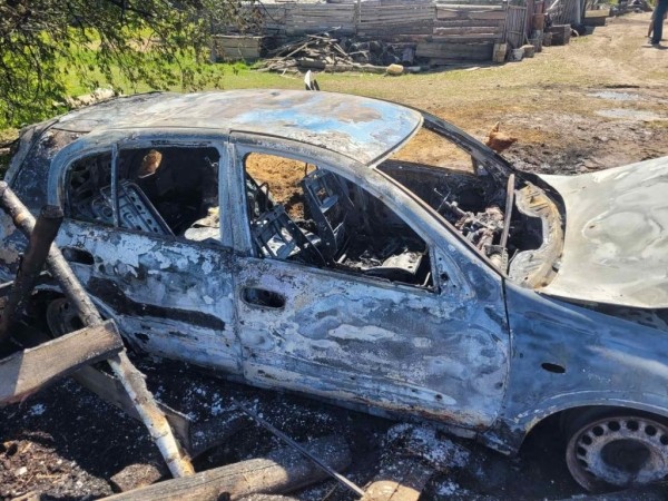 В Ивацевичском районе сгорел легковой автомобиль В Ивацевичском районе сгорел легковой автомобиль
