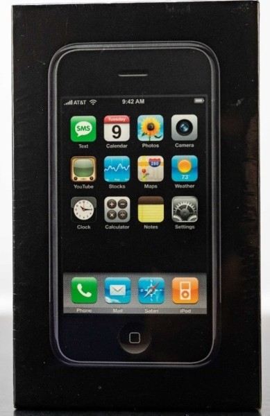 Запечатанный iPhone 2007 года выставили на аукцион. Вы точно удивитесь сумме, которую за него хотят выручить Запечатанный iPhone 2007 года выставили на аукцион. Вы точно удивитесь сумме, которую за него хотят выручить