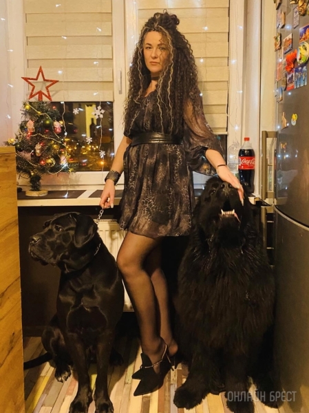 ГИГАНТСКИЕ СОБАКИ. Сколько денег уходит на содержание двух 60-килограммовых собак в панельной трёшке в Бресте? ГИГАНТСКИЕ СОБАКИ. Сколько денег уходит на содержание двух 60-килограммовых собак в панельной трёшке в Бресте?