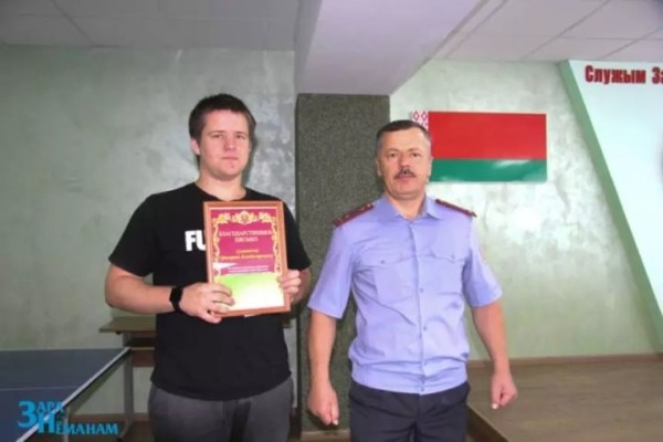Пьяный маршрутчик с 3,1 промилле вез 12 пассажиров. Его задержали по звонку дальнобойщика Пьяный маршрутчик с 3,1 промилле вез 12 пассажиров. Его задержали по звонку дальнобойщика