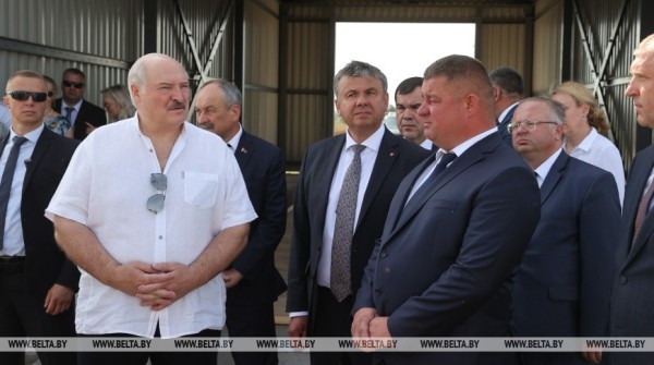 Александр Лукашенко с рабочей поездкой прибыл в Брестскую область. Подробности Александр Лукашенко с рабочей поездкой прибыл в Брестскую область. Подробности