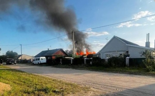 Пострадавший с ожогами, сгоревший автомобиль. Серьезный пожар произошел в Барановичах Пострадавший с ожогами, сгоревший автомобиль. Серьезный пожар произошел в Барановичах
