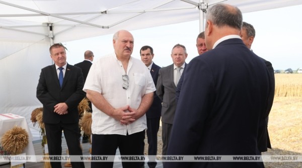 Александр Лукашенко с рабочей поездкой прибыл в Брестскую область. Подробности Александр Лукашенко с рабочей поездкой прибыл в Брестскую область. Подробности