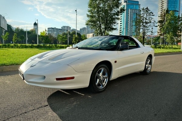 Показываем два редких Pontiac Firebird, которые есть в Беларуси Показываем два редких Pontiac Firebird, которые есть в Беларуси