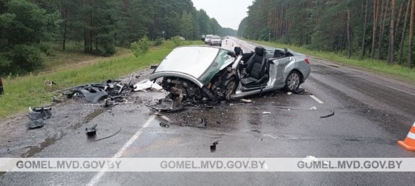 В Гомельской области в результате необдуманного маневра одного из водителей 1 человек погиб и 4 получили травмы В Гомельской области в результате необдуманного маневра одного из водителей 1 человек погиб и 4 получили травмы
