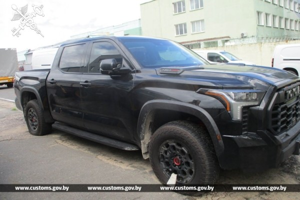 Семь недешевых авто пытались ввезти в Беларусь, занизив стоимость почти в два раза Семь недешевых авто пытались ввезти в Беларусь, занизив стоимость почти в два раза