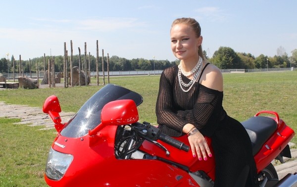 «Kawasaki разгоняется до 250 км/ч, но я с такой скоростью не езжу». Пообщались с создателем необычного Парка валунов в Бресте «Kawasaki разгоняется до 250 км/ч, но я с такой скоростью не езжу». Пообщались с создателем необычного Парка валунов в Бресте