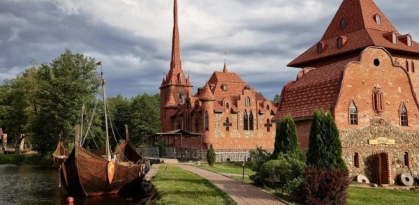 Белорусская пещера, водопад и экотропы в болотах. Топ таинственных и красивых мест для отдыха осенью Белорусская пещера, водопад и экотропы в болотах. Топ таинственных и красивых мест для отдыха осенью