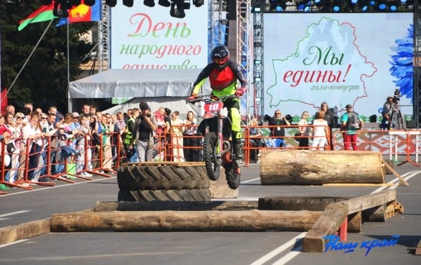 Более 800 байкеров! Мотосезон-2023 закрылся в Барановичах Более 800 байкеров! Мотосезон-2023 закрылся в Барановичах