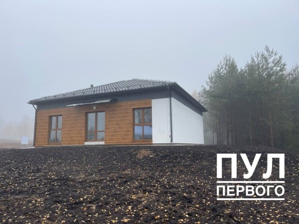 Лукашенко показали новый частный дом за 78 тысяч долларов. Смотрим, какой он Лукашенко показали новый частный дом за 78 тысяч долларов. Смотрим, какой он