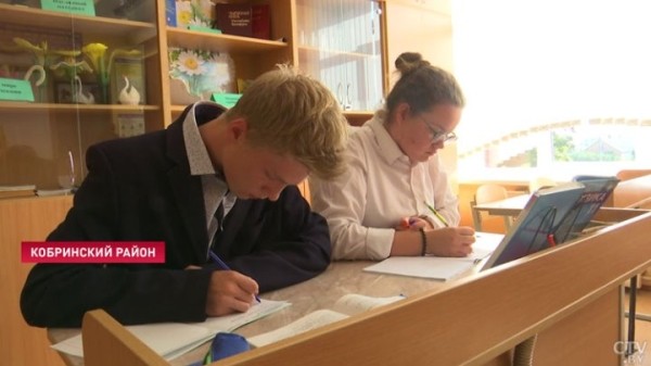 Рассказываем о семейной династии учителей длиной в 658 лет. Репортаж из Кобринского района Рассказываем о семейной династии учителей длиной в 658 лет. Репортаж из Кобринского района