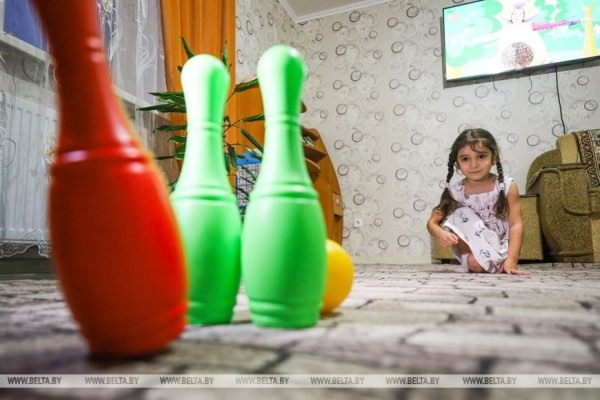 В Малорите отец в одиночку воспитывает трех дочерей и крошку-сына В Малорите отец в одиночку воспитывает трех дочерей и крошку-сына