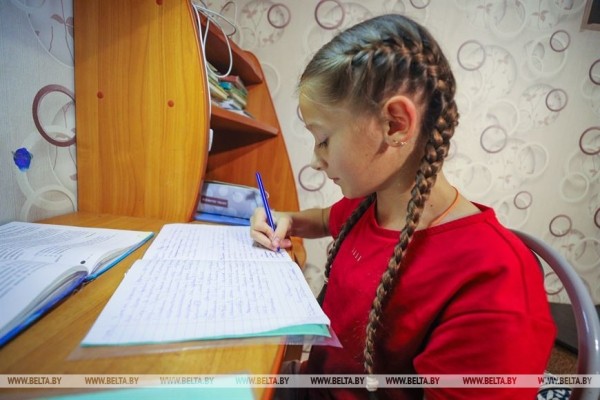 В Малорите отец в одиночку воспитывает трех дочерей и крошку-сына В Малорите отец в одиночку воспитывает трех дочерей и крошку-сына