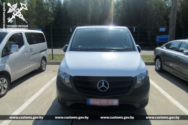 2-летний Mercedes за 10 тысяч евро показался таможенникам слишком дешевым. И правильно показался 2-летний Mercedes за 10 тысяч евро показался таможенникам слишком дешевым. И правильно показался