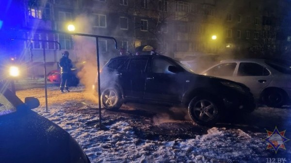 В Витебске автомобиль провалился в подземный канал коммуникаций теплоснабжения В Витебске автомобиль провалился в подземный канал коммуникаций теплоснабжения