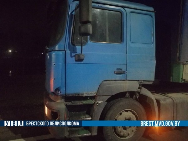 В Брестской области водитель грузовика из-за невнимательности насмерть сбил пешехода. Суд вынес приговор В Брестской области водитель грузовика из-за невнимательности насмерть сбил пешехода. Суд вынес приговор
