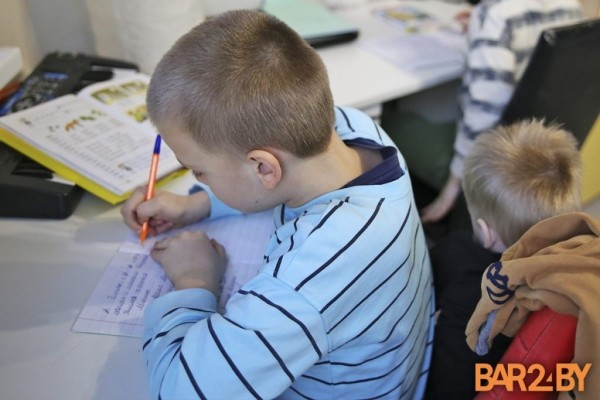 Шли за девочкой, а тут «опять двойня». Как растят две пары двойняшек родители из Барановичей Шли за девочкой, а тут «опять двойня». Как растят две пары двойняшек родители из Барановичей