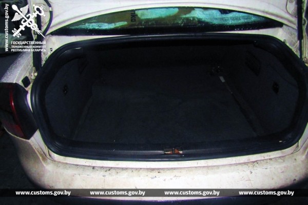 Женщина скрыла от таможенников запчасти на 52 тысячи рублей. Случай на границе в Бресте Женщина скрыла от таможенников запчасти на 52 тысячи рублей. Случай на границе в Бресте