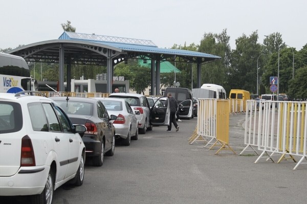 Польша не пропускает машины с объёмом более 1,9 литра и дороже €50 тысяч? Что говорят игроки автобизнеса Польша не пропускает машины с объёмом более 1,9 литра и дороже €50 тысяч? Что говорят игроки автобизнеса