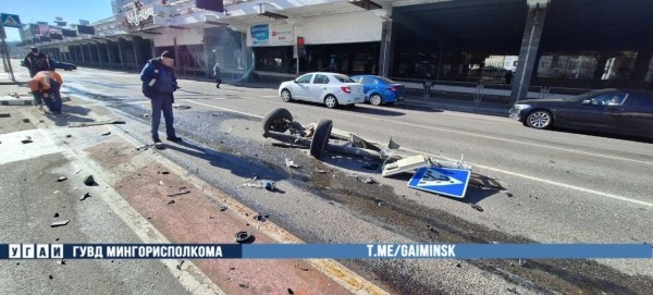 В Минске плохое самочувствие водителя привело к ДТП. Опубликовано видео В Минске плохое самочувствие водителя привело к ДТП. Опубликовано видео