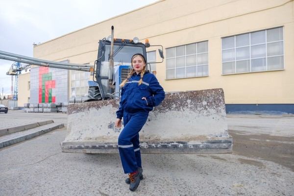 «В мастерской только я, трактор и голуби — романтика!» Интервью с девушкой-трактористкой из Пружан «В мастерской только я, трактор и голуби — романтика!» Интервью с девушкой-трактористкой из Пружан