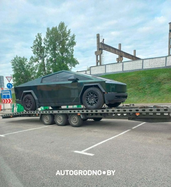 В Беларусь массово въезжают Tesla Cybertruck В Беларусь массово въезжают Tesla Cybertruck