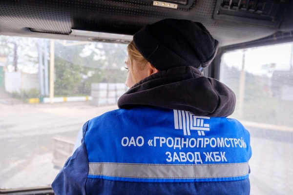 «В мастерской только я, трактор и голуби — романтика!» Интервью с девушкой-трактористкой из Пружан «В мастерской только я, трактор и голуби — романтика!» Интервью с девушкой-трактористкой из Пружан