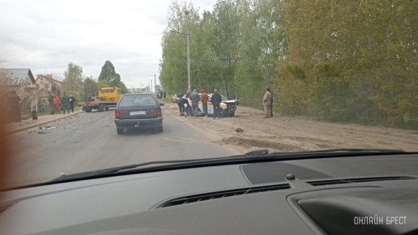 В Бресте перевернулся Mercedes. Подробности ДТП В Бресте перевернулся Mercedes. Подробности ДТП