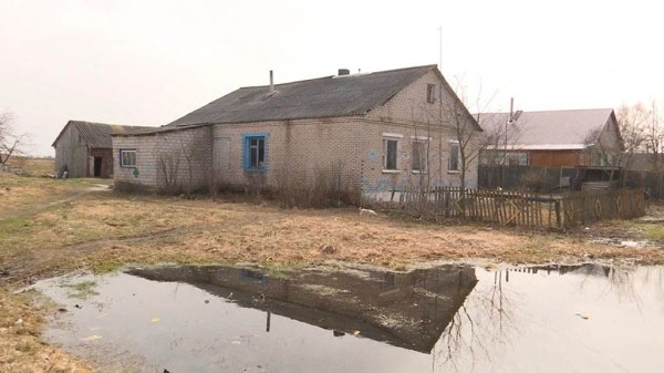В Могилевской области всю ночь искали подростков. Они прятались в сарае, чтобы вернуться к биологической маме В Могилевской области всю ночь искали подростков. Они прятались в сарае, чтобы вернуться к биологической маме