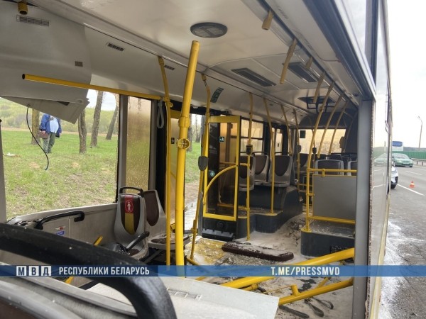 В Минске автобус с пассажирами врезался в грузовик В Минске автобус с пассажирами врезался в грузовик