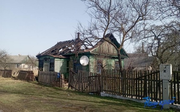 «Выбежали на улицу, а там четыре трупа лежит». Соседи – о пожаре, где сгорели четверо в Барановичах «Выбежали на улицу, а там четыре трупа лежит». Соседи – о пожаре, где сгорели четверо в Барановичах