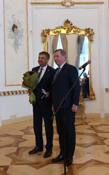 Александр Рогачук вручил Юрию Шулейко юбилейную медаль Александр Рогачук вручил Юрию Шулейко юбилейную медаль