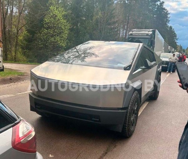 В Беларусь массово въезжают Tesla Cybertruck В Беларусь массово въезжают Tesla Cybertruck