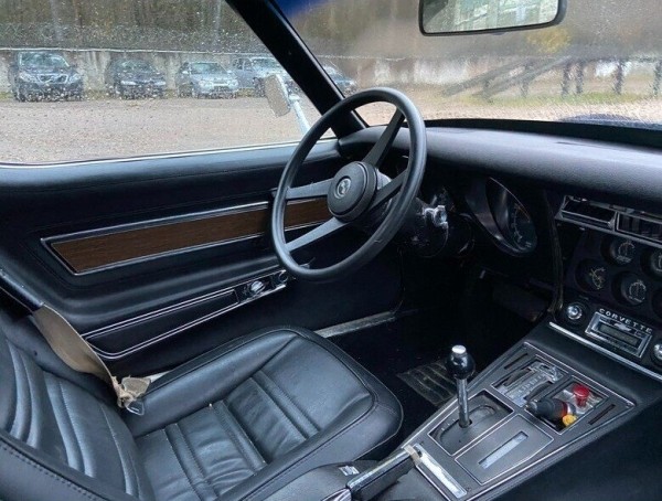 48-летний Chevrolet Corvette продали на аукционе Беларуси. Вот за сколько 48-летний Chevrolet Corvette продали на аукционе Беларуси. Вот за сколько