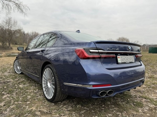 330 км/ч. В Беларуси на продажу выставили эксклюзивный седан BMW. Почём? 330 км/ч. В Беларуси на продажу выставили эксклюзивный седан BMW. Почём?