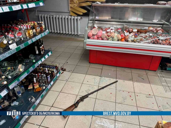 Осудили мужчину, который пришел с ружьем в магазин в Барановичском районе Осудили мужчину, который пришел с ружьем в магазин в Барановичском районе