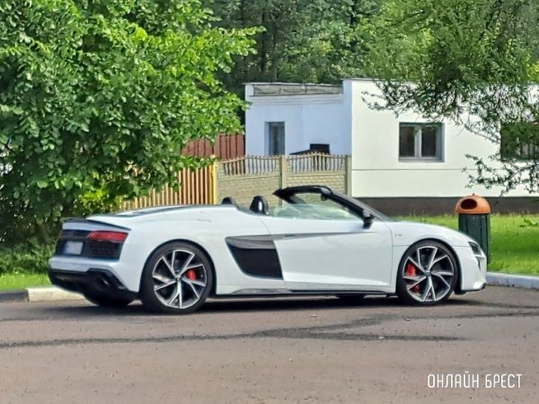 Налог на дорогие авто в Беларуси коснется 2,4 тыс. машин Налог на дорогие авто в Беларуси коснется 2,4 тыс. машин