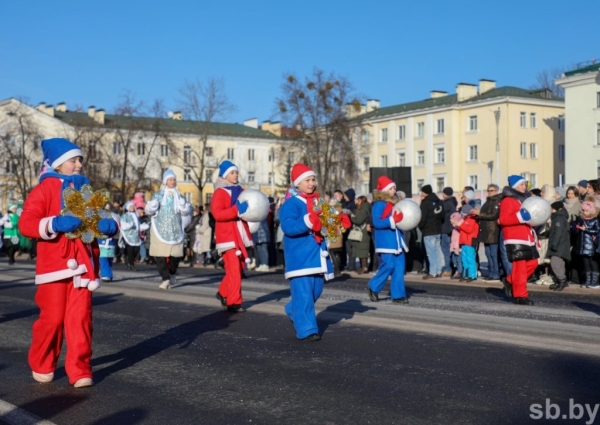 Большой фоторепортаж: брестский Рождественский парад Большой фоторепортаж: брестский Рождественский парад