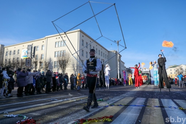 Большой фоторепортаж: брестский Рождественский парад Большой фоторепортаж: брестский Рождественский парад