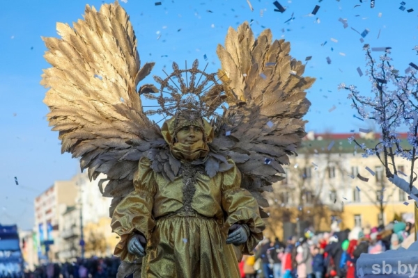 Большой фоторепортаж: брестский Рождественский парад Большой фоторепортаж: брестский Рождественский парад