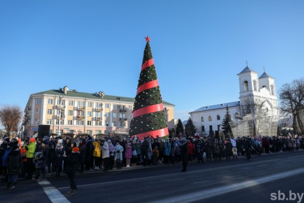 Большой фоторепортаж: брестский Рождественский парад Большой фоторепортаж: брестский Рождественский парад