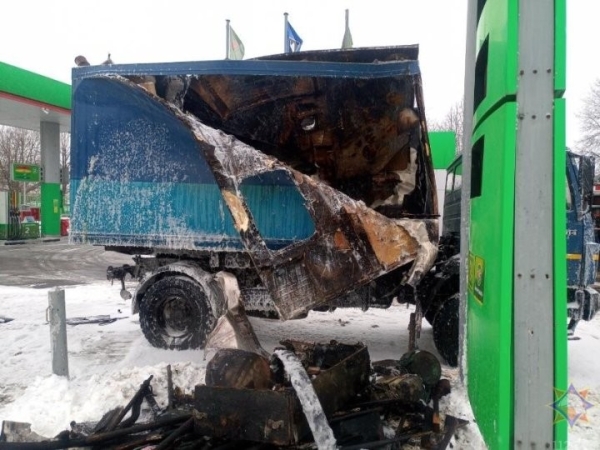 В Могилёве возле заправки взорвался баллон в грузовике В Могилёве возле заправки взорвался баллон в грузовике