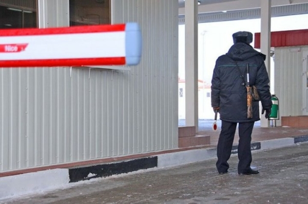 Белоруса оштрафовали на 5000 евро за попытку передать взятку 50 евро на границе Латвии Белоруса оштрафовали на 5000 евро за попытку передать взятку 50 евро на границе Латвии