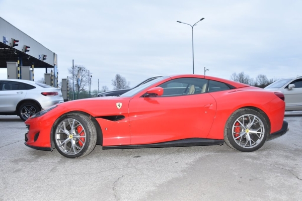 Белорус пытался провезти через польскую границу Ferrari стоимостью $280 000. Не вышло Белорус пытался провезти через польскую границу Ferrari стоимостью $280 000. Не вышло